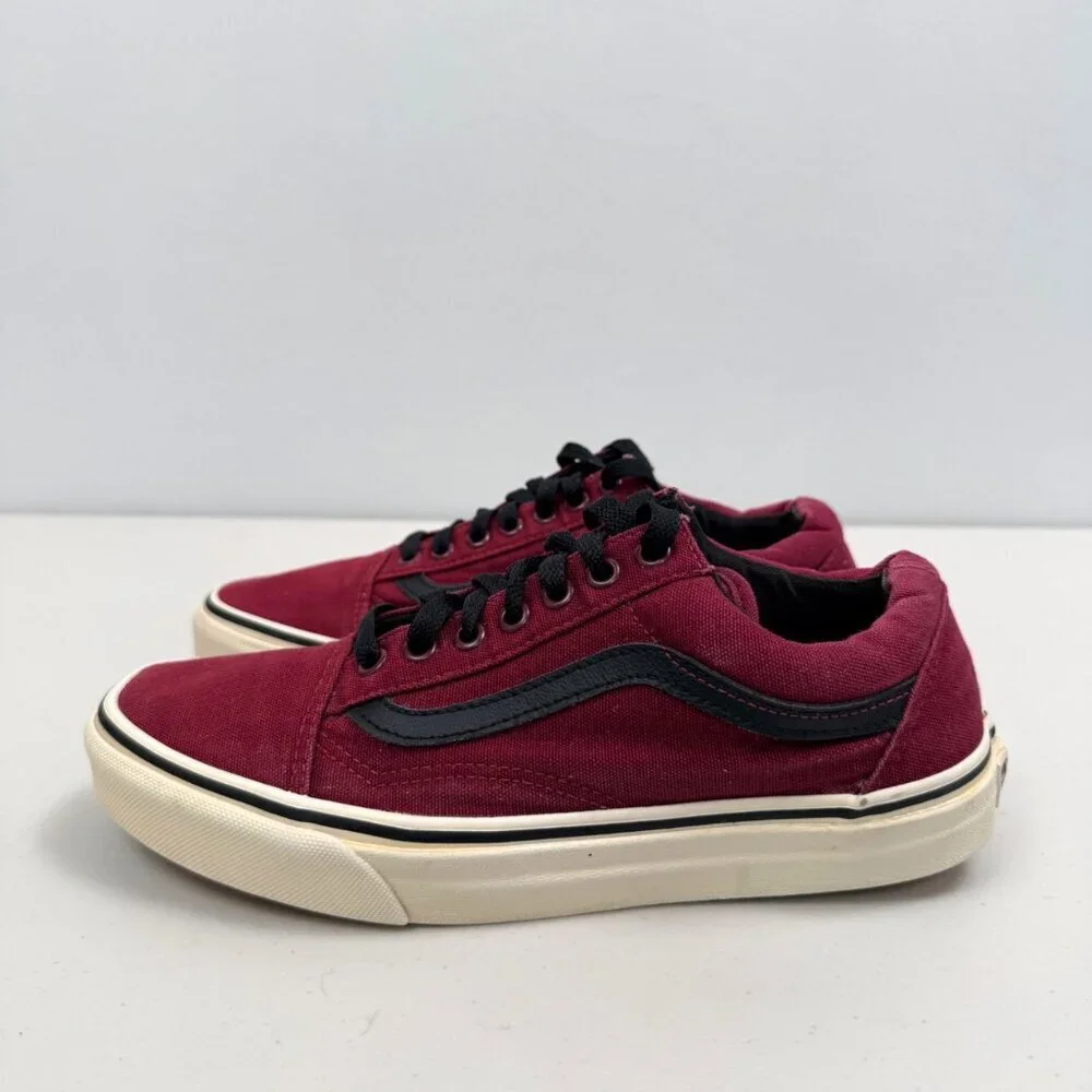 VANS Sneakers Mens Size 8  / Womens 9.5 Red Canvas Low Top Old Skool